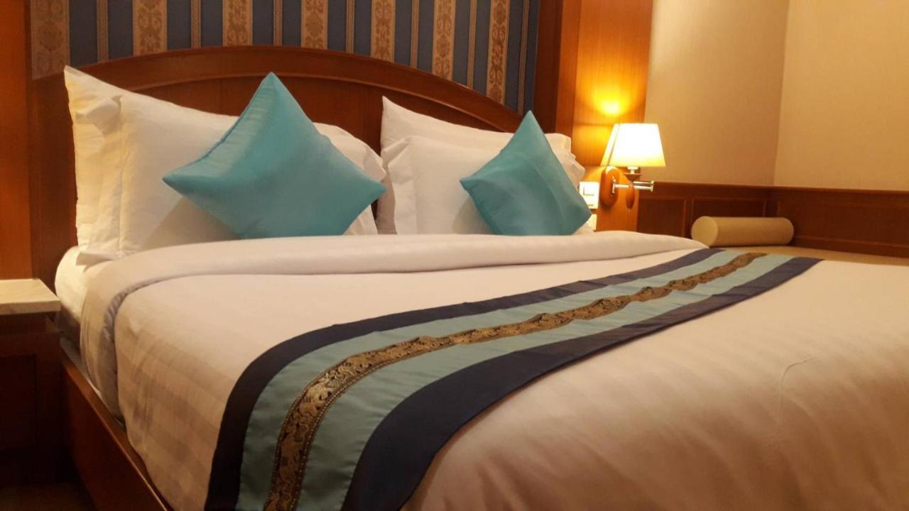 The Lion King Hotel Udonthani Dış mekan fotoğraf