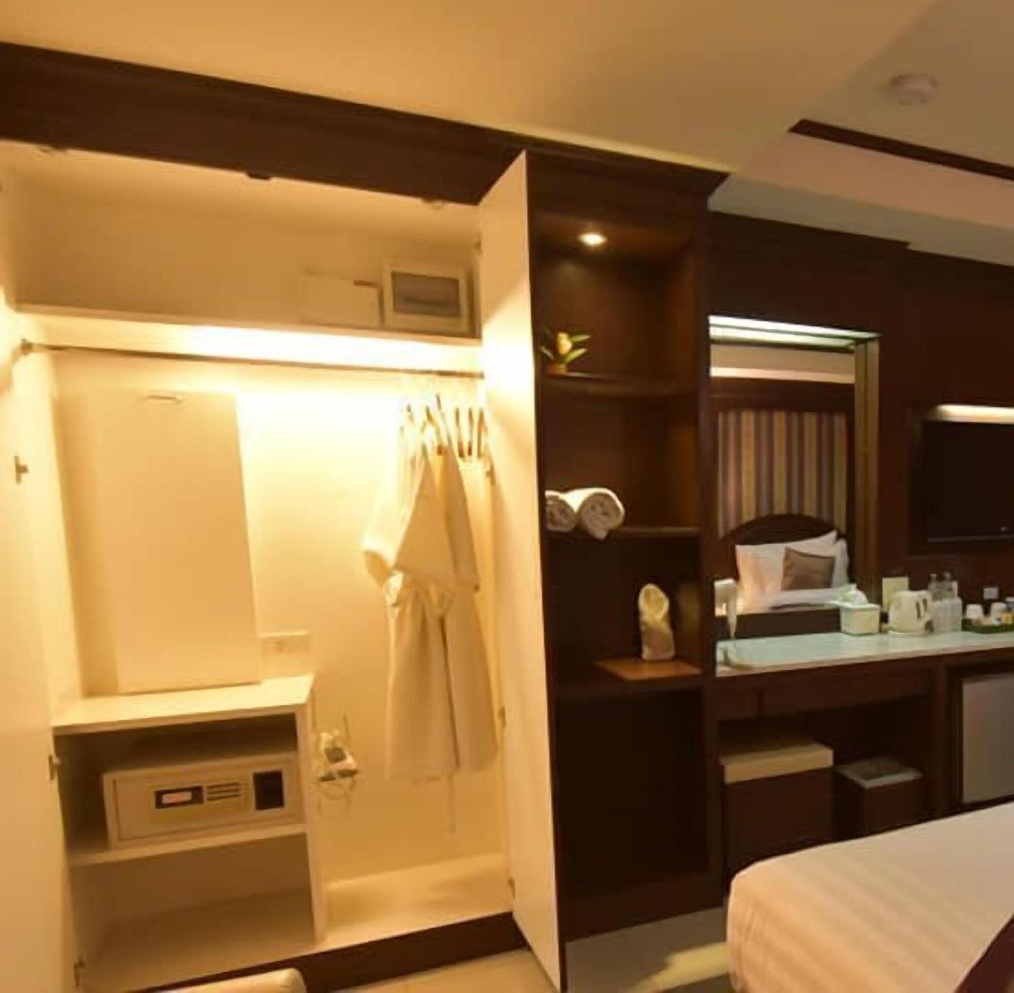 The Lion King Hotel Udonthani Dış mekan fotoğraf